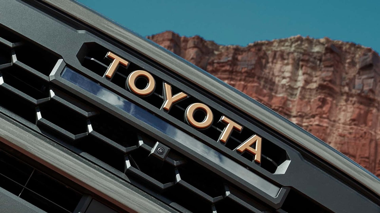 Toyota patenta un auto que sabe qué te llamó la atención en la carretera
