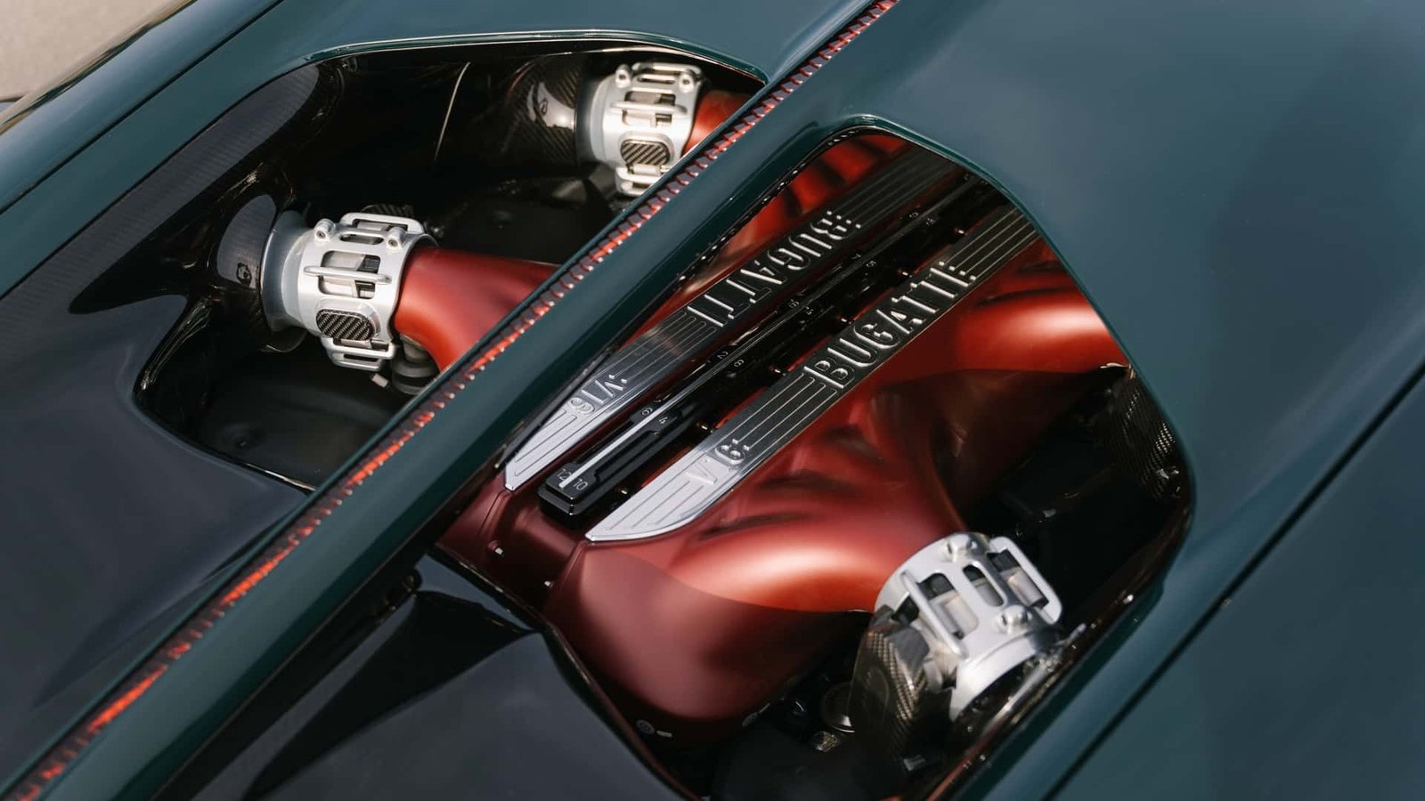 Bugatti revela cómo afinó el sonido del V16 atmosférico del Tourbillon