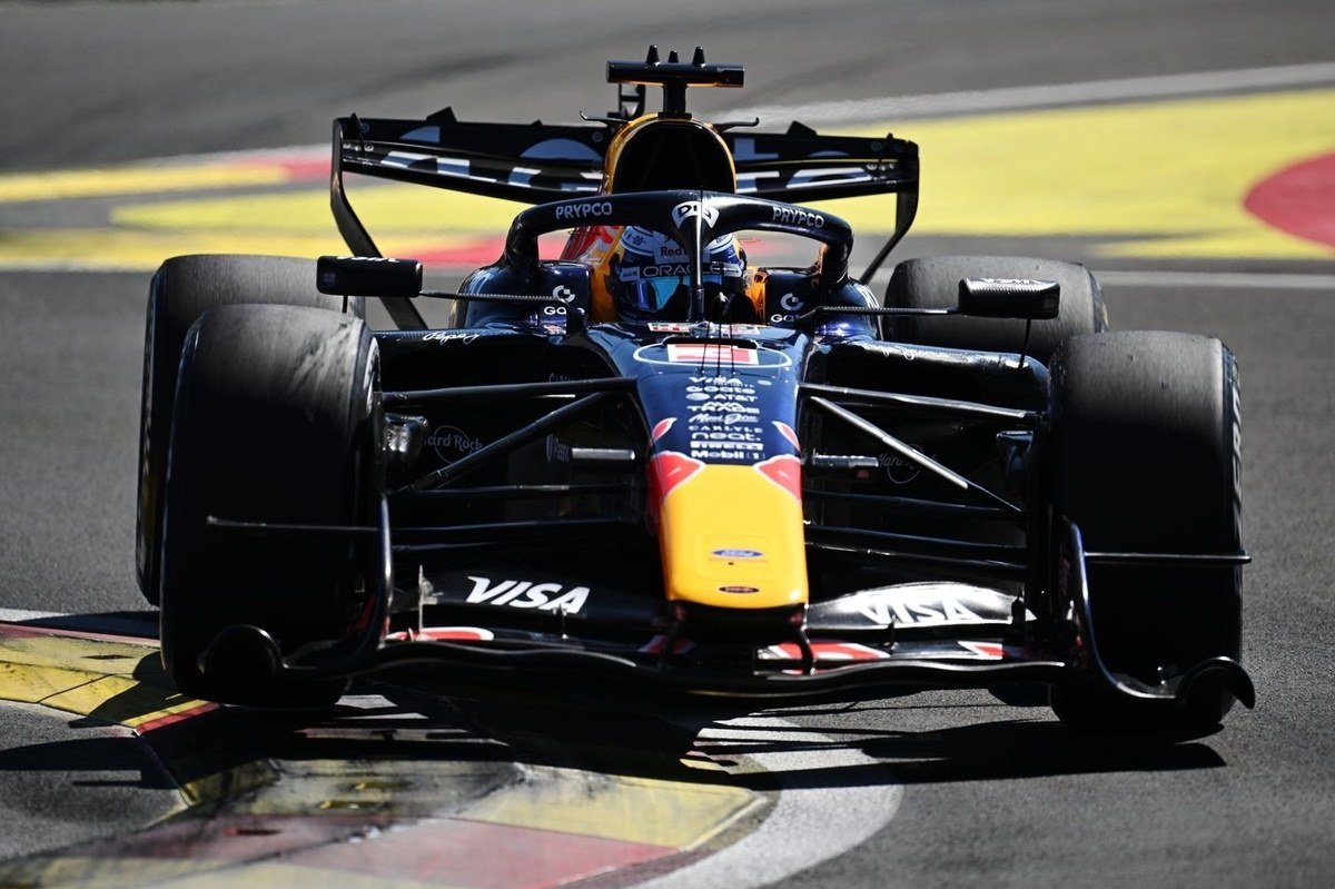 Red Bull confirma un problema crónico de degradación en el coche de Verstappen